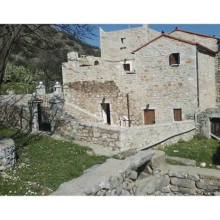 Three-bedroom In Olympies Mani * Olimbiaí