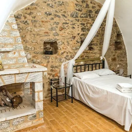 Three-bedroom In Olympies Mani * Olimbiaí