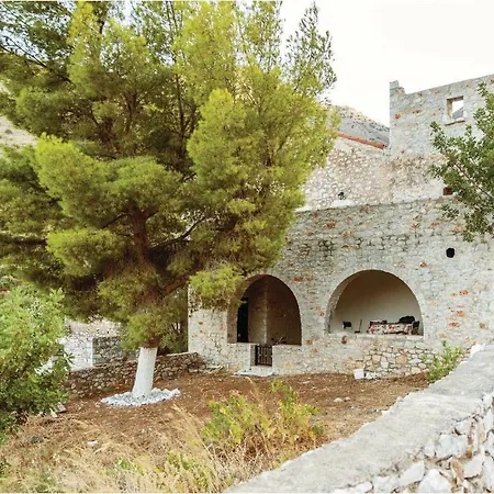 Three-bedroom In Olympies Mani Apartamento Olimbiaí