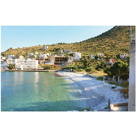 Three-bedroom In Olympies Mani *